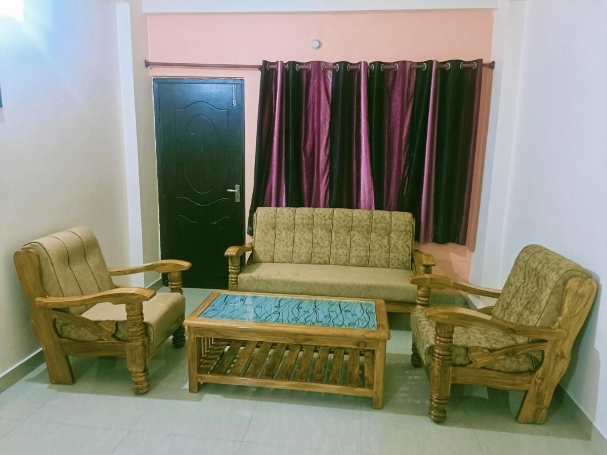 Pretty Garden View Apartment 3Bhk Furnished Flat Near Kashi Vishwanath Temple Varanasi Bagian luar foto