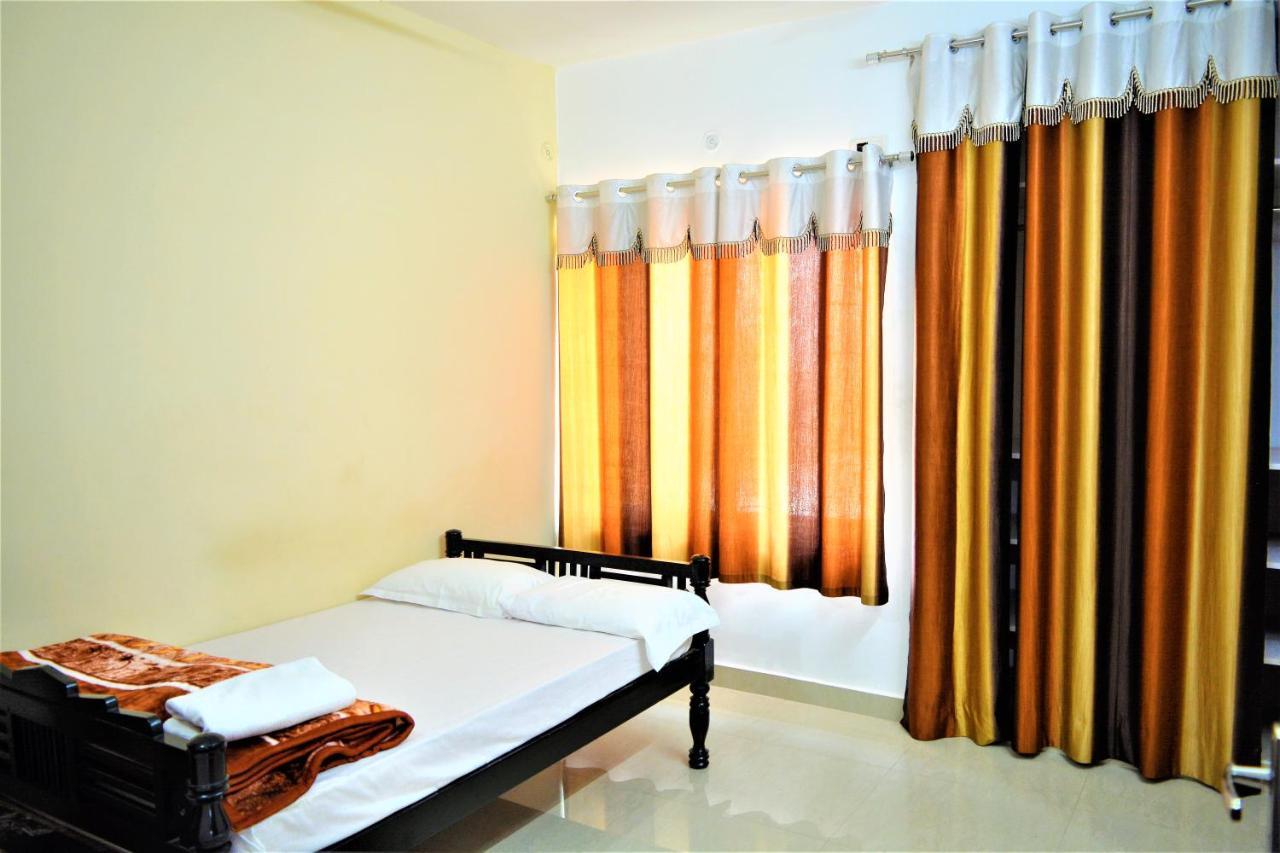 Pretty Garden View Apartment 3Bhk Furnished Flat Near Kashi Vishwanath Temple Varanasi Bagian luar foto