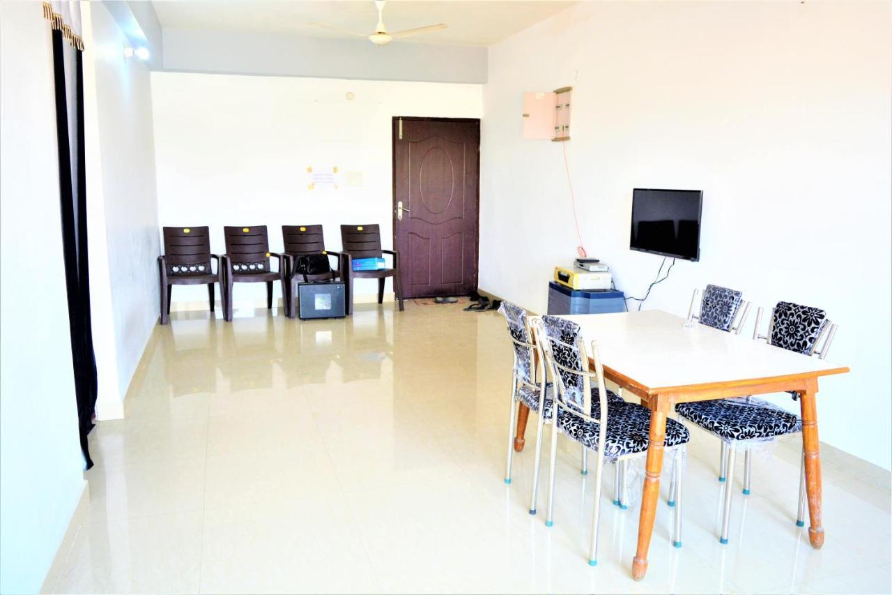 Pretty Garden View Apartment 3Bhk Furnished Flat Near Kashi Vishwanath Temple Varanasi Bagian luar foto