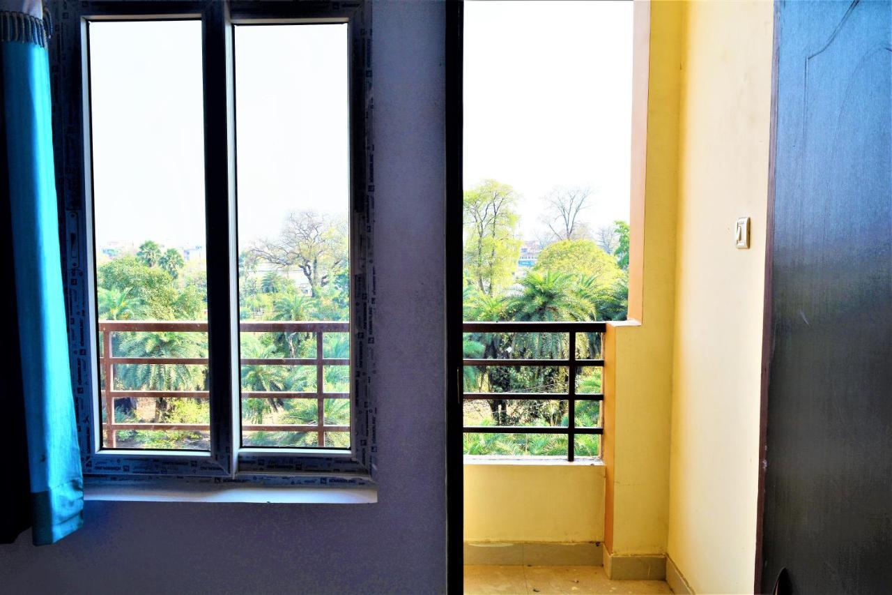 Pretty Garden View Apartment 3Bhk Furnished Flat Near Kashi Vishwanath Temple Varanasi Bagian luar foto