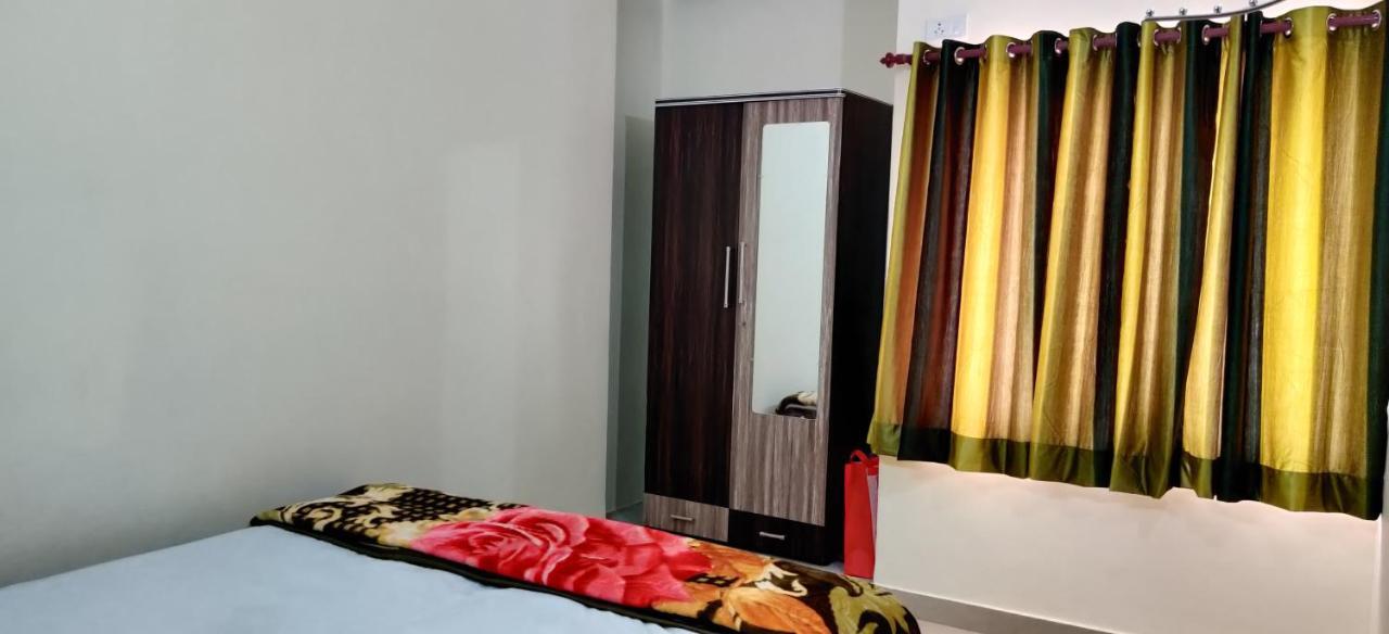 Pretty Garden View Apartment 3Bhk Furnished Flat Near Kashi Vishwanath Temple Varanasi Bagian luar foto